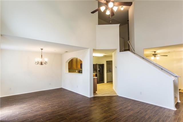Foto del edificio - 10371 Darkwood Dr