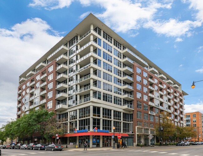 Building Photo - 901 W Madison St