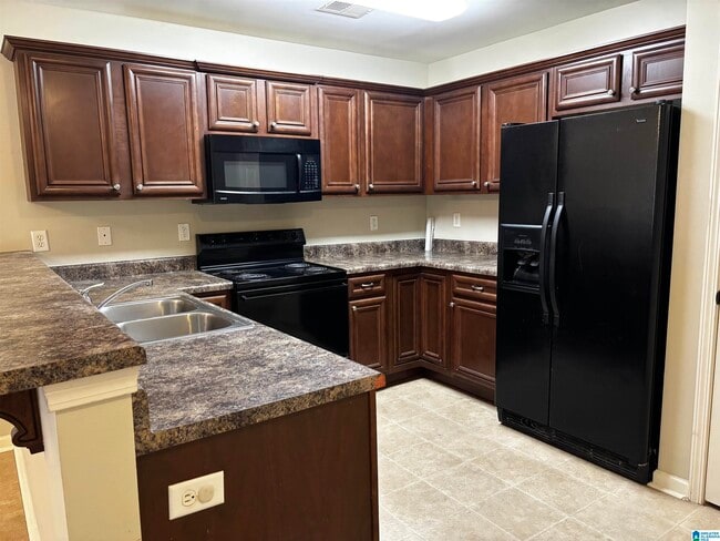 Building Photo - 2762 Southwood View