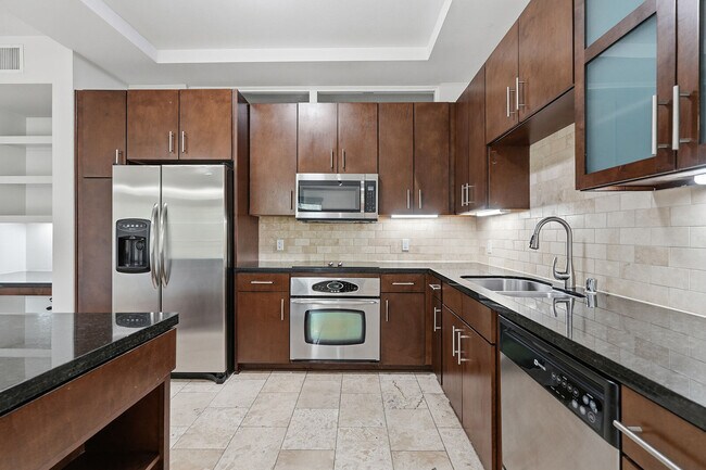 Foto del edificio - Broadstone Miracle Mile