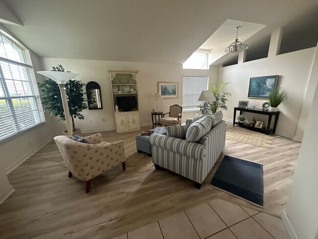 Foto del edificio - Lake Mary- 4 bedrooms, 2 bathrooms- $2,400.00