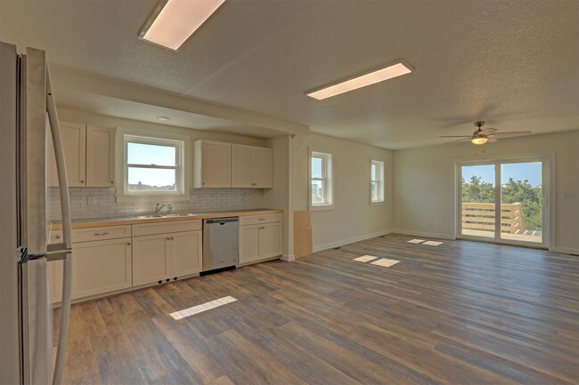 Building Photo - 57205 Eagle Pass Rd
