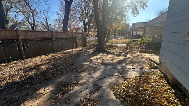 Foto del edificio - $525 - 1 bed 1 bath Duplex