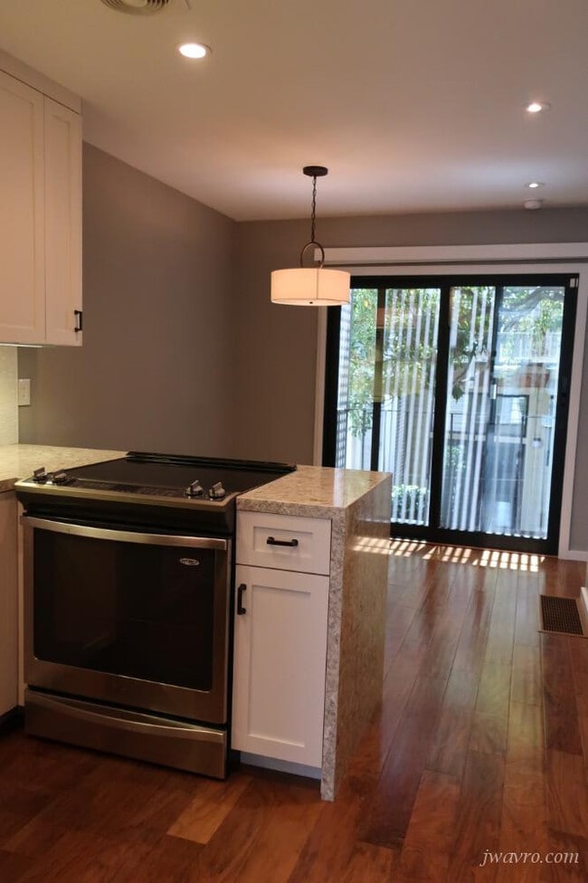 Building Photo - 67 Wilmot St