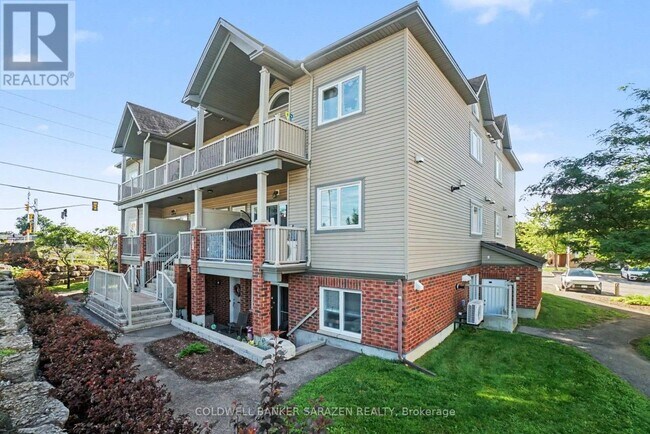 Photo du bâtiment - 920 White Alder Ave