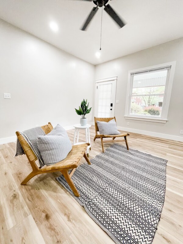 Foto del edificio - 410 W Maple St