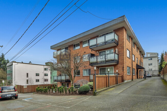 Building Photo - 845 NE 125th St