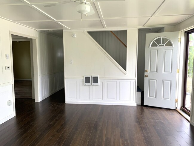 Building Photo - CONTRACT PENDING!!
