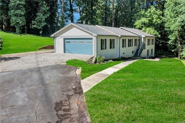 Building Photo - 2418 Bollingbrook Dr SW