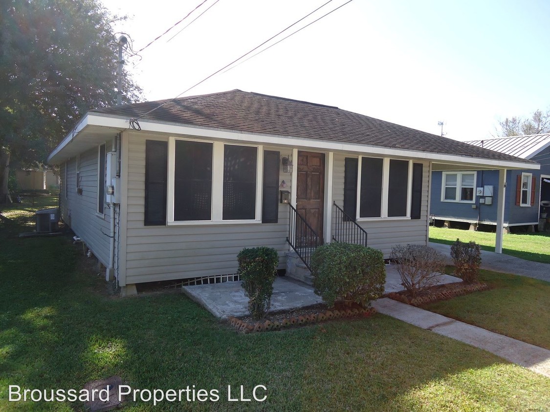 Primary Photo - 2 br, 1.5 bath House - 101 St. George Street