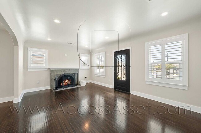 Foto del edificio - Beautiful 3 Bed/2 Bath Home With a Bonus V...