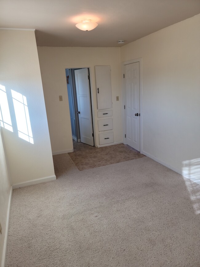 Building Photo - 36840 Camarillo Ave