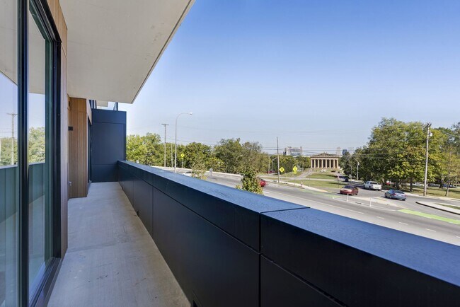 Photo - Fully Curated Luxury Residence with Steam ... House