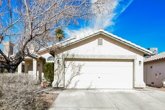 Building Photo - 7032 Village Shore Ct