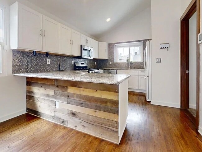 Building Photo - 3629 Marmion Way
