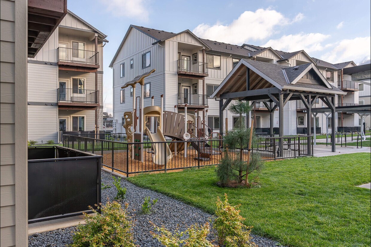 Foto principal - Woodburn Place Apartment Homes