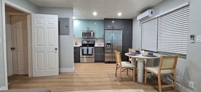 Foto del edificio - 1634 NE 4th Pl