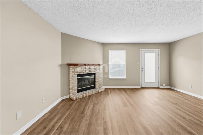 Building Photo - 10777 Emery Dr