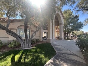 Building Photo - 5415 W Harmon Ave