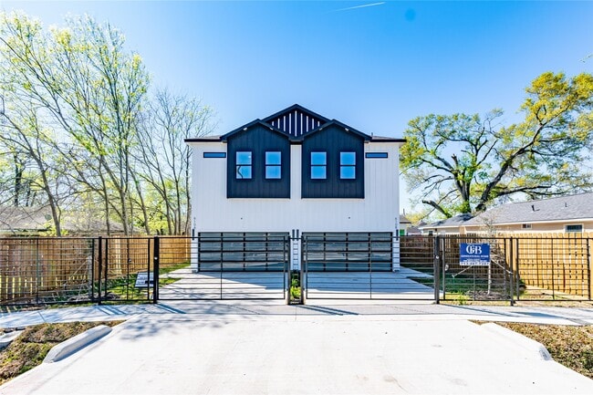 Foto del edificio - 610 E 41st St