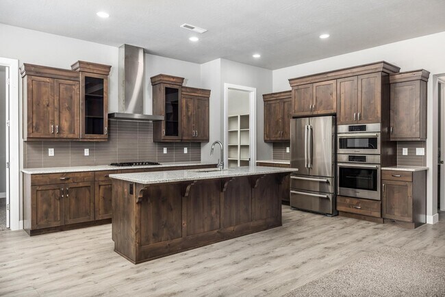 Building Photo - 1861 N Mountain View Dr