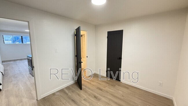 Building Photo - 60 Triller Ave