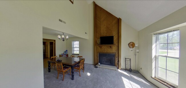 Building Photo - 3D Tour available - Single Family Home + W...