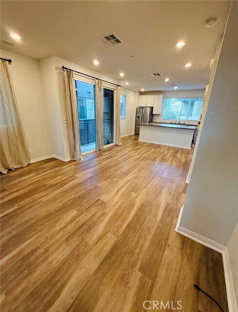 Foto del edificio - 8360 Canby Pl