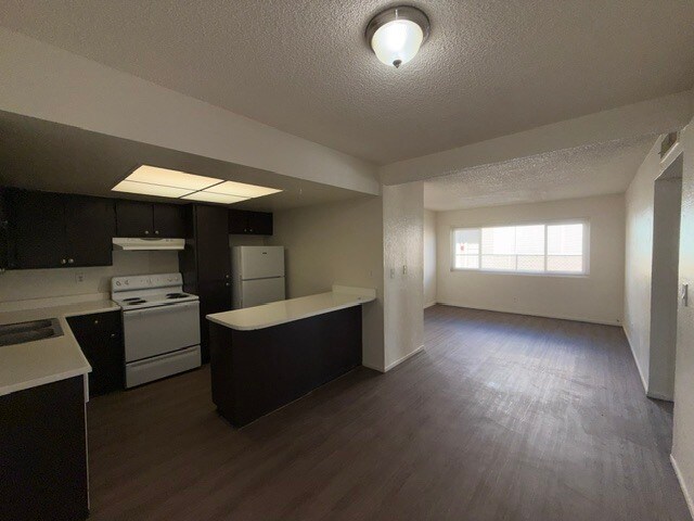 Foto del edificio - 5216 Redberry St