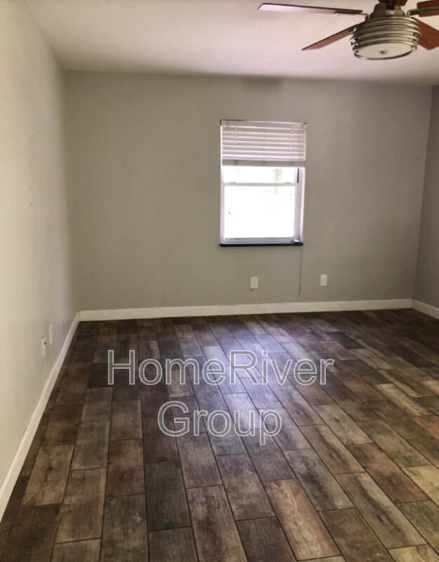Building Photo - 1410 Glenmere Dr