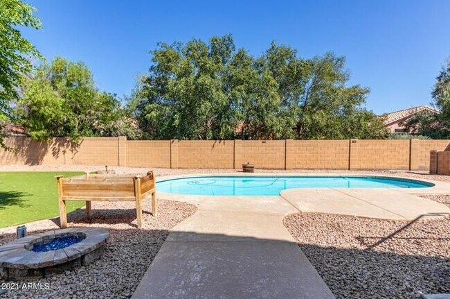 Foto del edificio - 875 N Ithica Ct