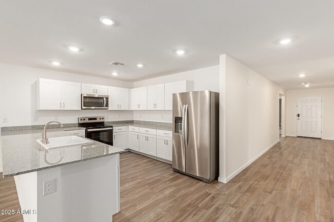 Building Photo - 1610 W Laguna Dr