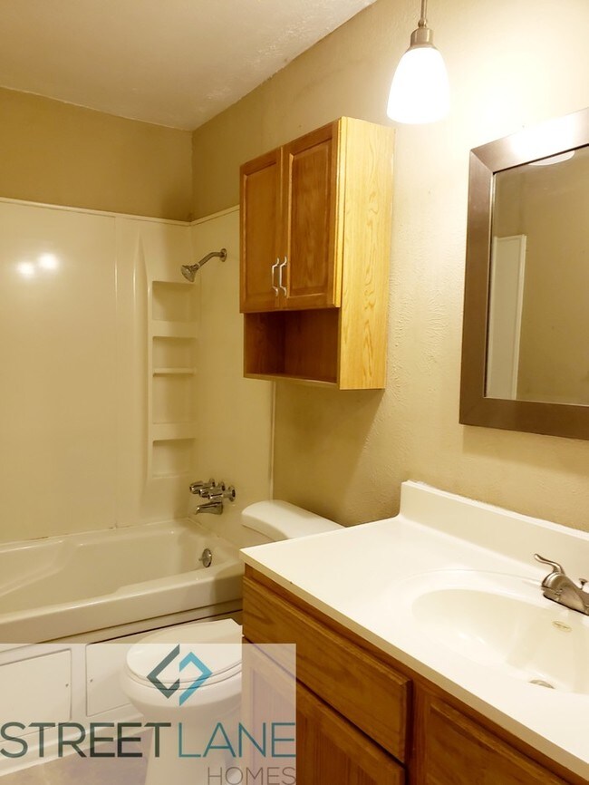 Foto del edificio - 6 MONTH LEASE ONLY!