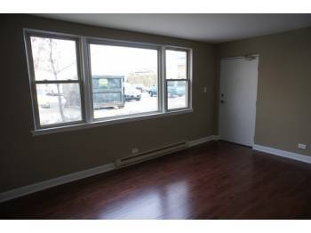 Primary Photo - 7630 1/2 N Milwaukee Ave