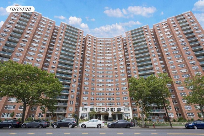 Foto del edificio - 1655 Flatbush Ave