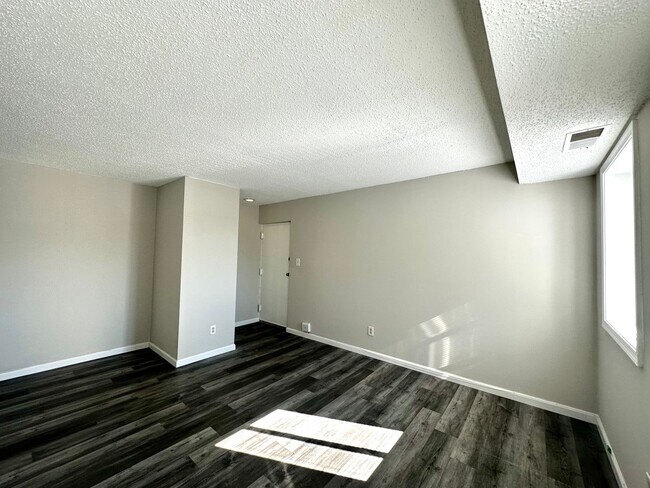 Foto del edificio - Cozy 2 Bedroom Condo in Reisterstown.