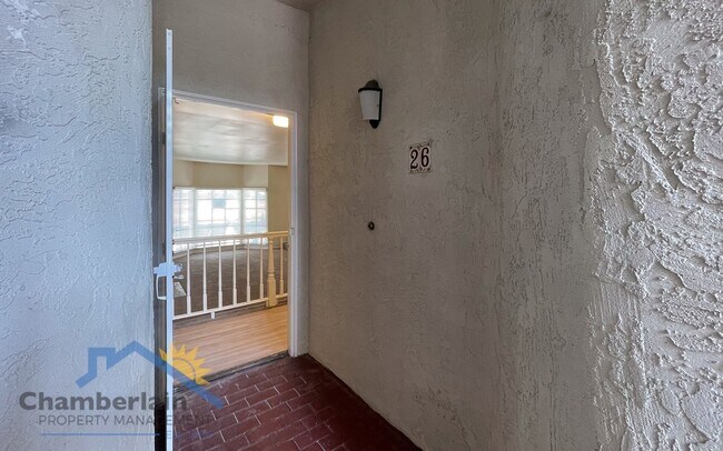 Building Photo - 2BR/2Bath home in La Costa with the charm ...