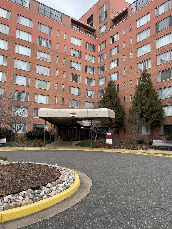 Foto del edificio - 1111 Arlington Blvd