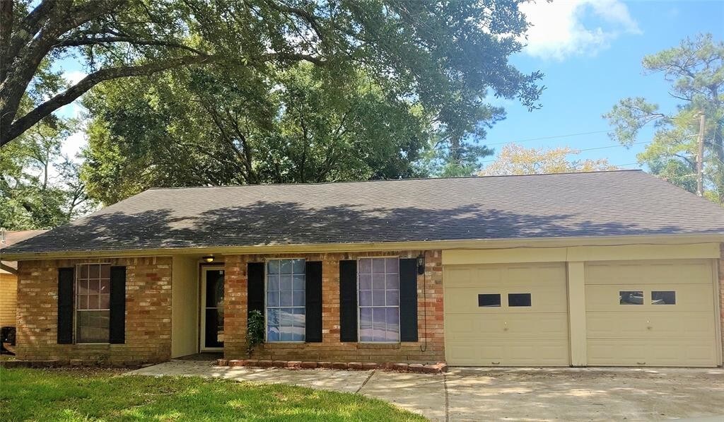 Foto principal - 23327 Birnam Wood Blvd