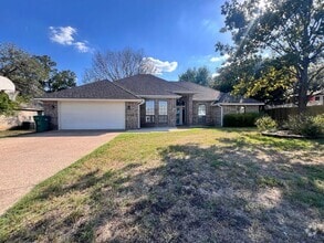 Building Photo - 1802 Sutton Pl