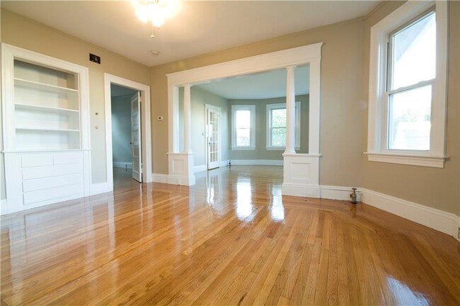 Foto del edificio - 48 Moorland Ave