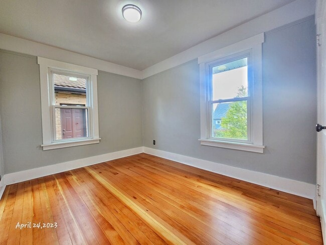 Building Photo - Charming 4 bed 1.75 Bath Home in Ravenna