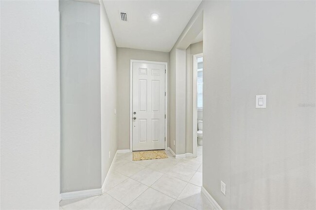 Building Photo - 5564 Summit Gln