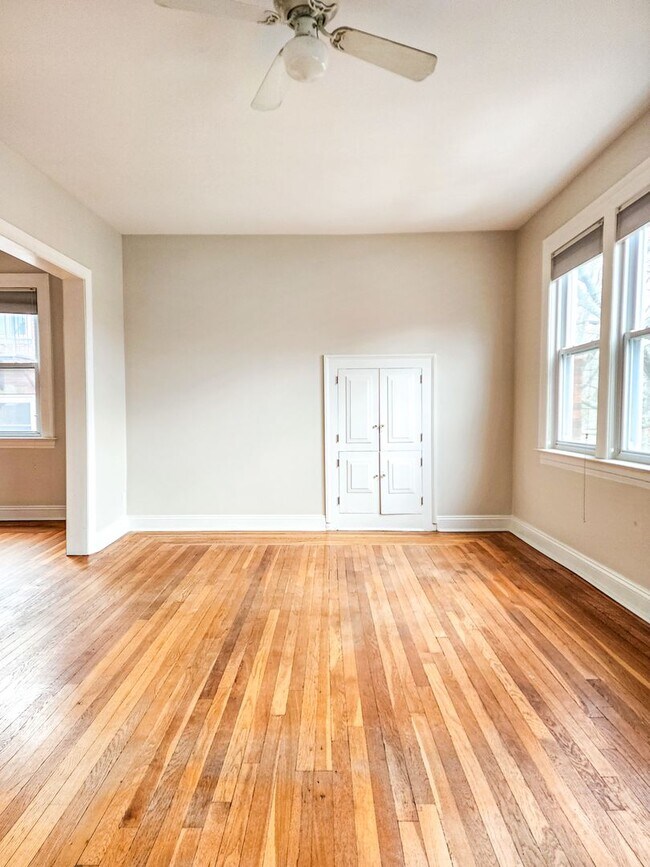 Foto del edificio - Renovated 2 Bedroom Apartment in Wooster Square!