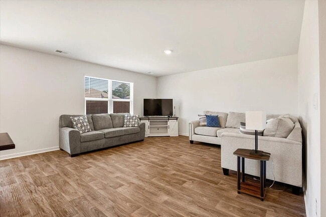 Building Photo - Beautiful 3-Bedroom Home for Rent in Seabr...