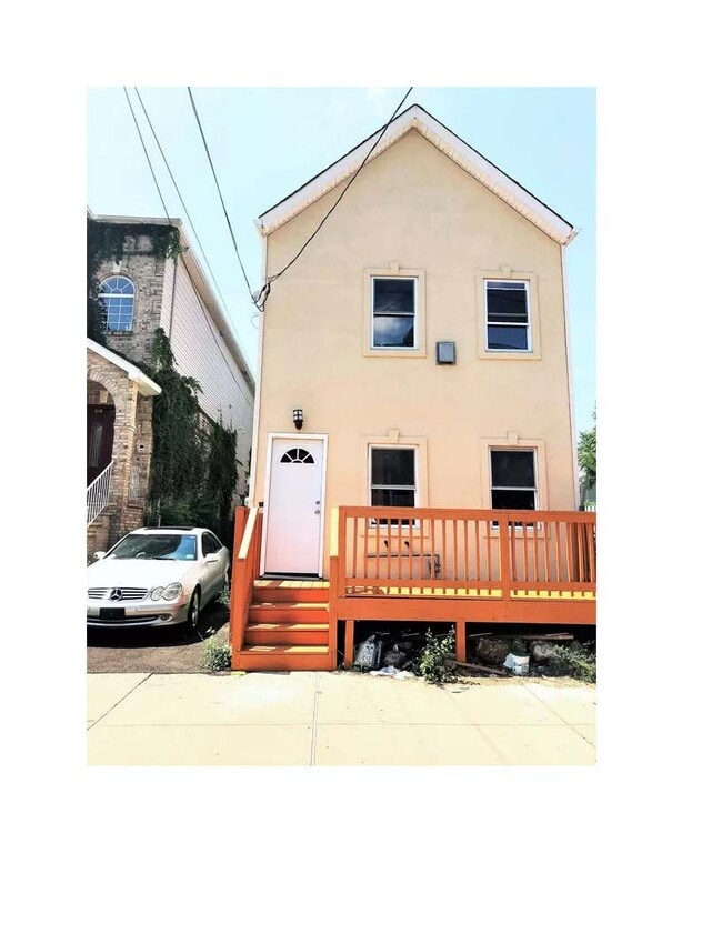 Building Photo - 212 Port Ave