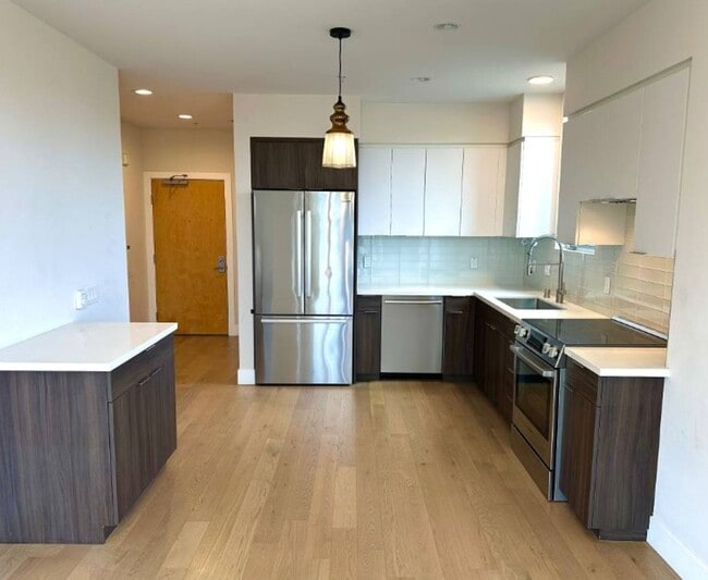 Building Photo - Secure Luxury Downtown Oakland 2 BR,2 BA w...