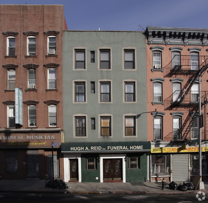 Building Photo - 153 Greenpoint Ave
