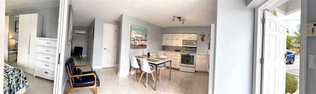 Foto del edificio - 1705 N Riverside Dr