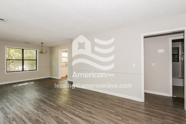 Foto del edificio - 105 Fallsbury Rd